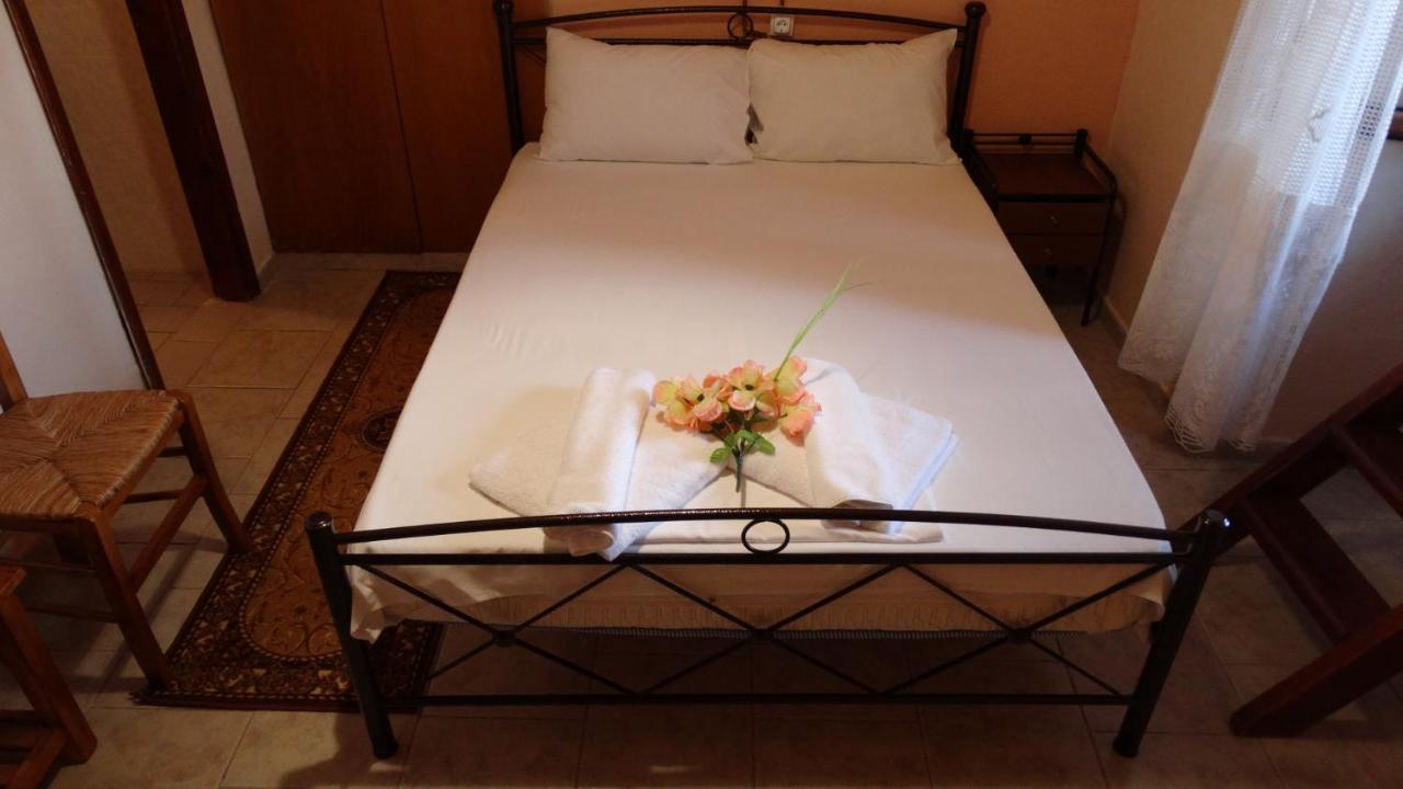 Akrotainaritis Rooms 예롤리민 외부 사진